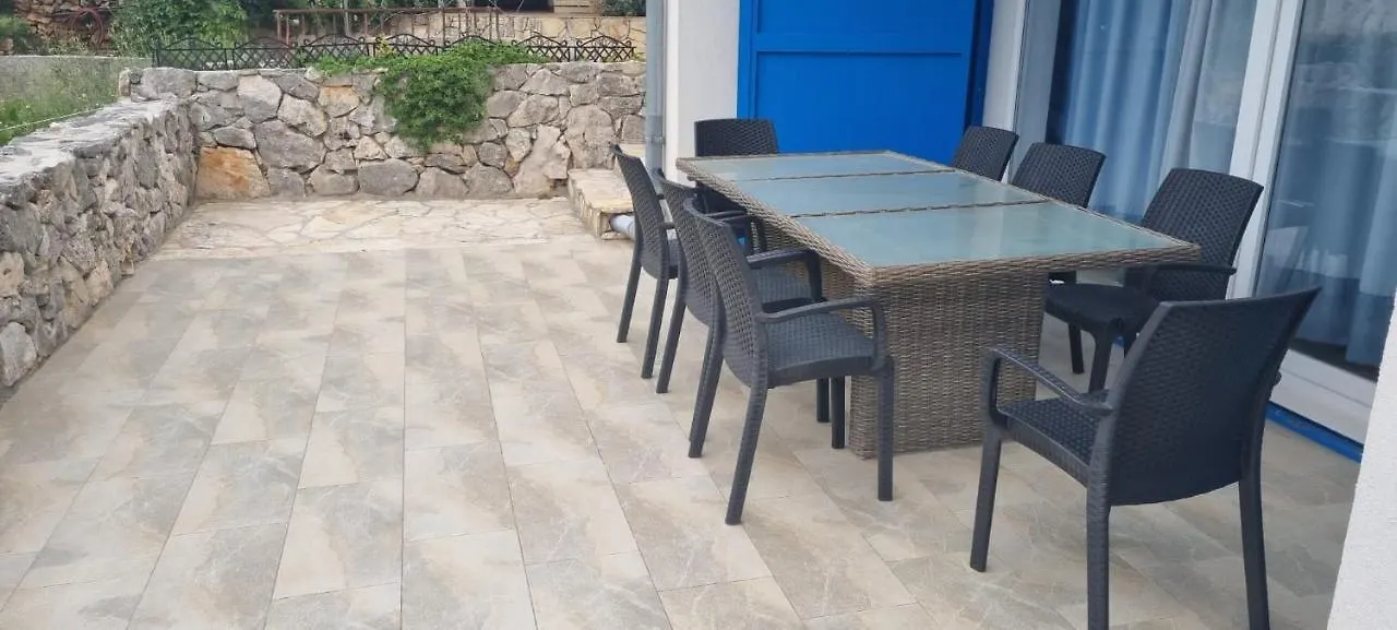 Homestay Villa Karla B&B Veli Iz