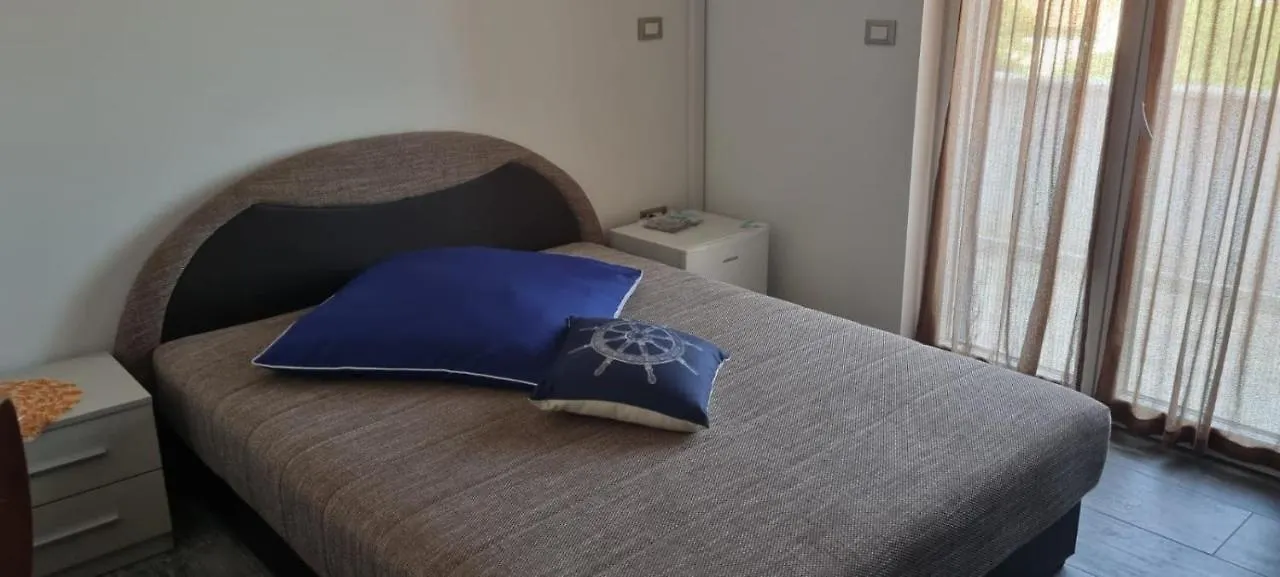 Villa Karla B&B Veli Iz Croatia
